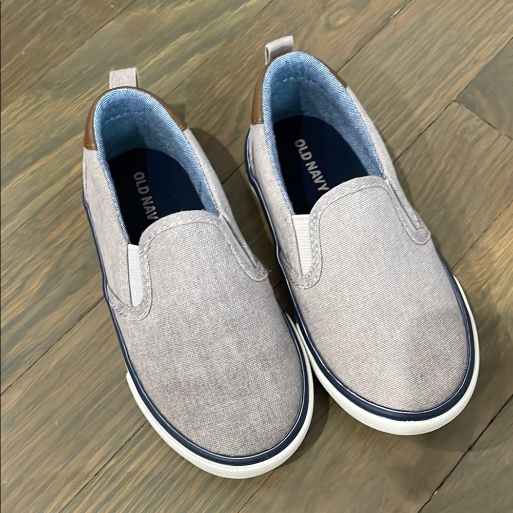 Old Navy Gray Slip-On Sneakers with Elastic Panels toddler boy 8 euc